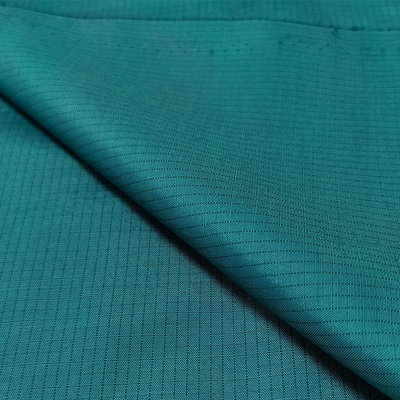 166 * 89 Vải Polyester chống tĩnh điện Lưới 5mm cho áo choàng bảo vệ dùng một lần